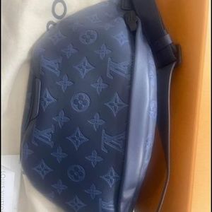 Louis vuitton bumbag